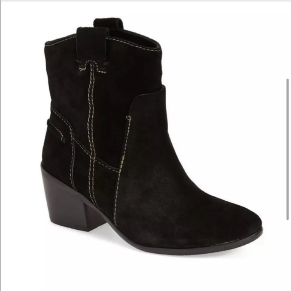 Vince Camaro Maves Black Suede Bootie Sz 6.5 - Picture 2 of 13